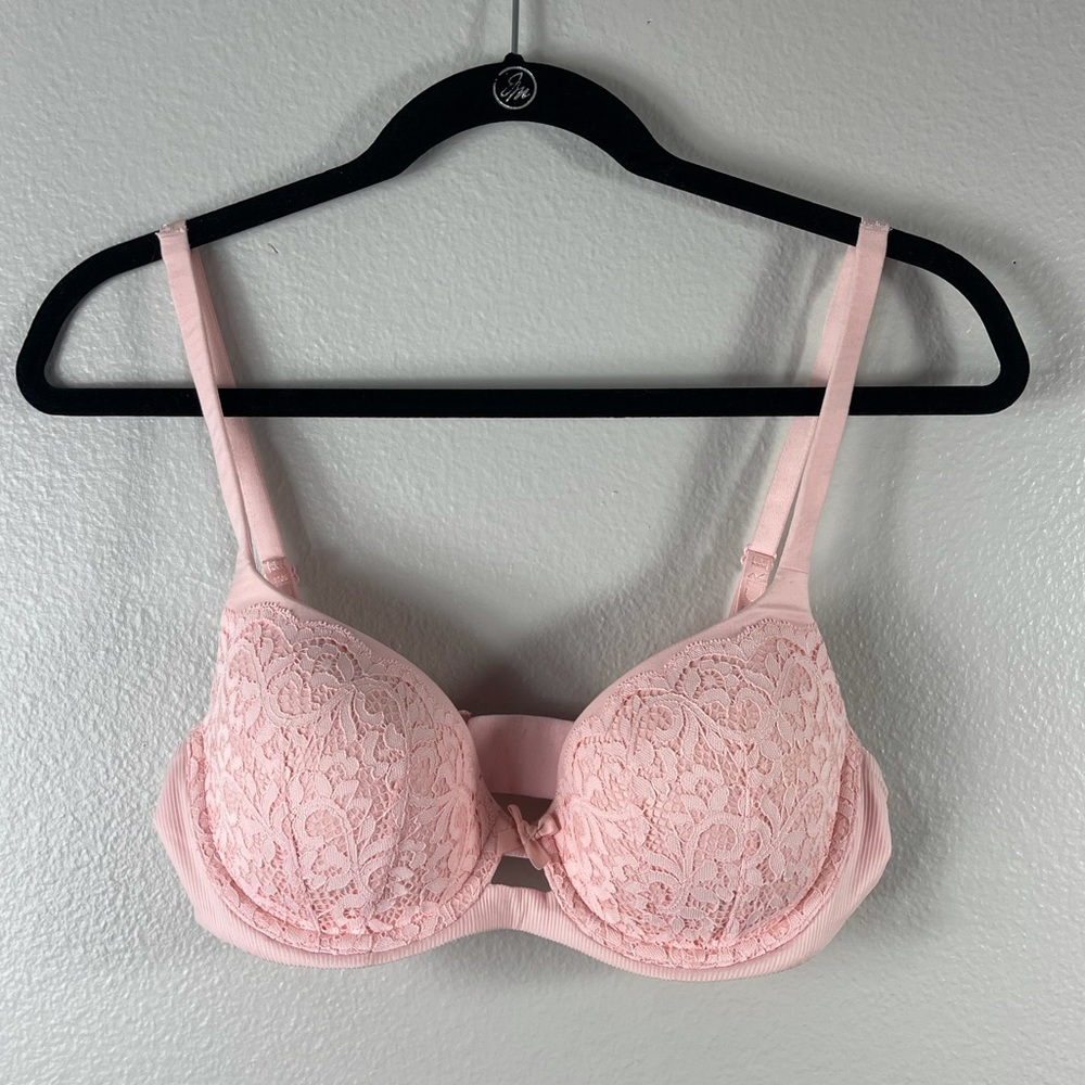 Victoria's Secret Light Pink Ribbed Lace Thick Strap Wired Padded Bra Size 34D